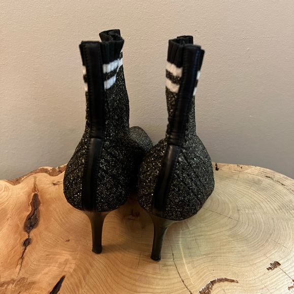 STUART WEITZMAN Waverly Sock Booties Black and Gold Glitter w/Stripe Top sz. 9.5 - Picture 6 of 8